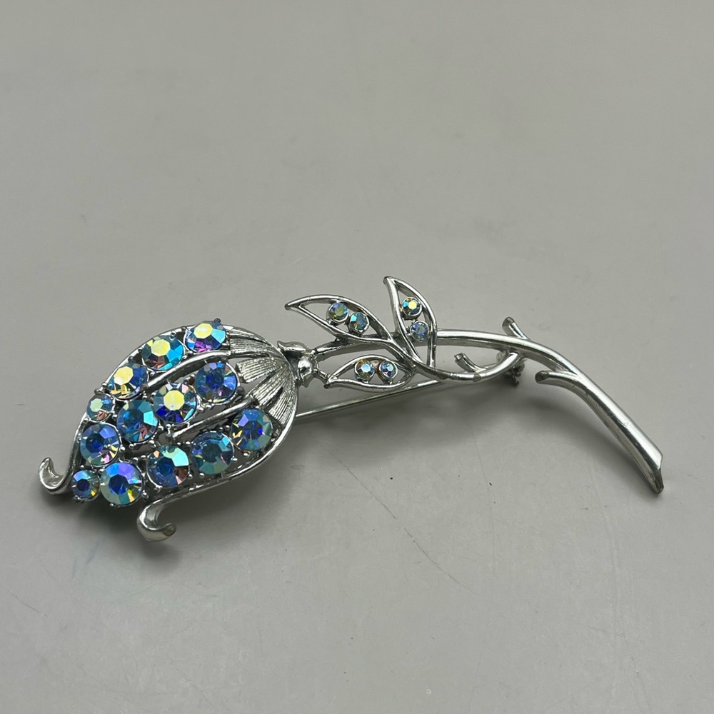 Vintage Coro Silver Blue Rhinestone Brooch-Stunning Retro Jewelry - Picture 2 of 4